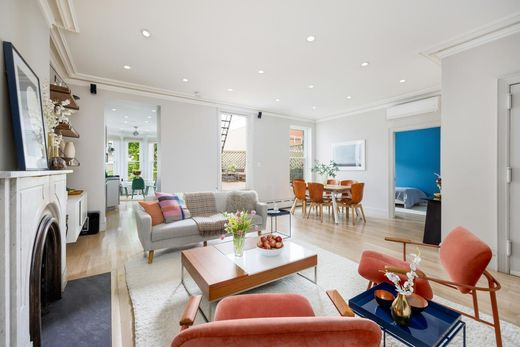 Apartment / Etagenwohnung in Cobble Hill, Kings County