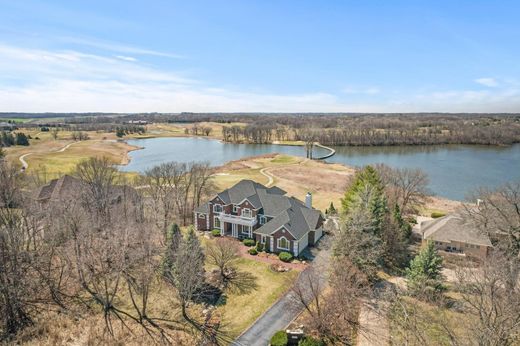 Luxury home in Prior Lake, Scott County