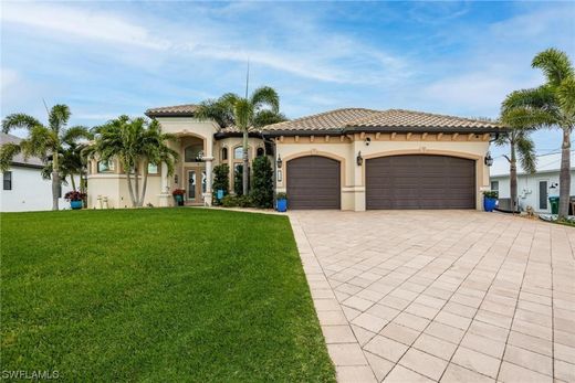 Luxury home in Cape Coral, Lee County