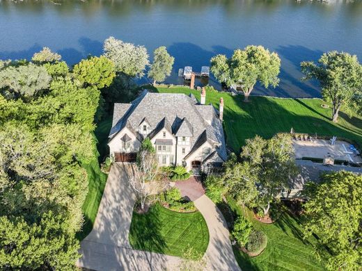 Luxury home in St. Charles, Kane County