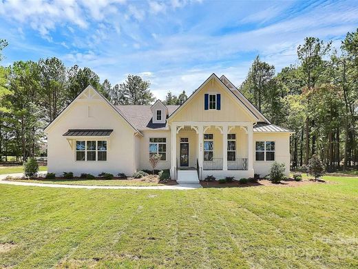 Luxury home in Waxhaw, Union County