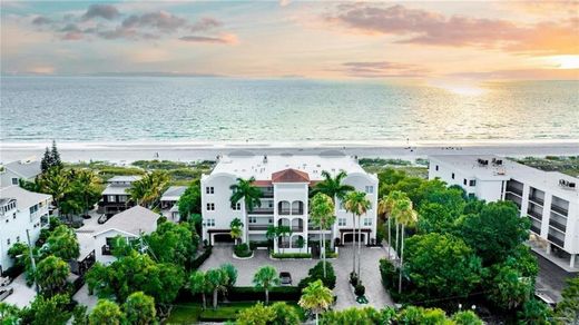 Luxury home in St. Pete Beach, Pinellas County