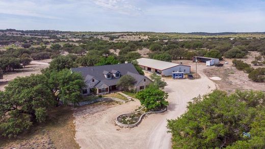 Luxury home in Christoval, Tom Green County