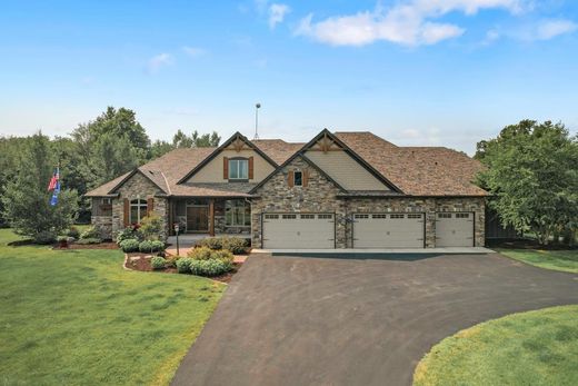 Luxury home in Lindstrom, Chisago County