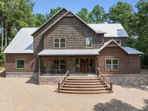 Luxury home in Hochatown, McCurtain County