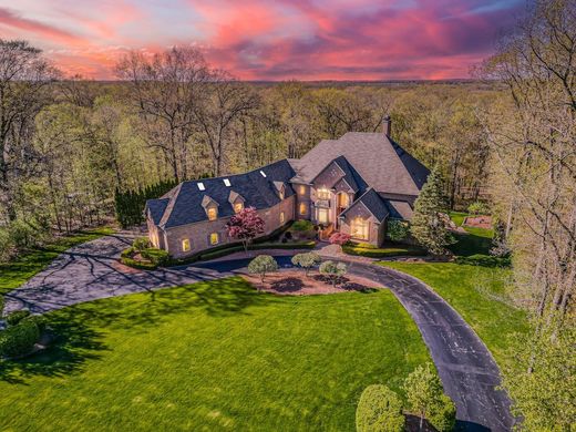 Luxury home in Milford, Oakland County