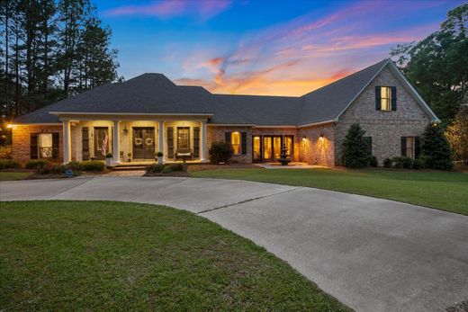 Luxury home in Sumrall, Lamar County