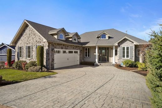 Luxury home in Salem, Marion County