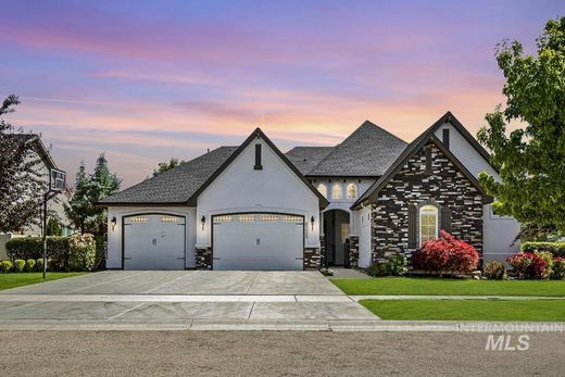 Luxury home in Eagle, Ada County