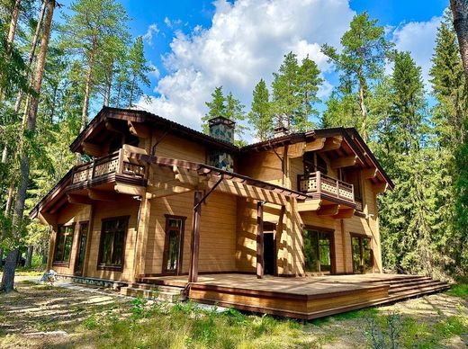 Luxe woning in Mistolovo, Leningrad Oblast