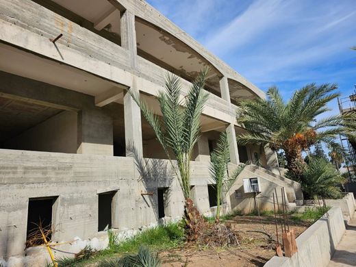 Villa a Zýgi, Eparchía Lárnakas