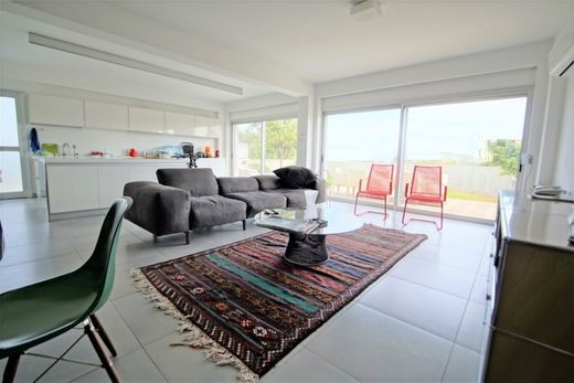 ‏וילה רב-משפחתית ב  Germasógeia, Limassol District