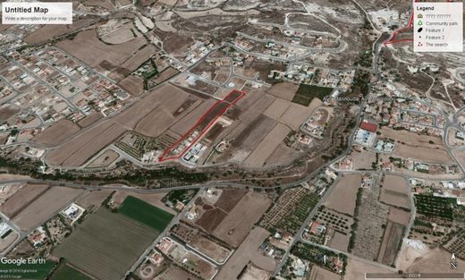 Land for sale in Agía Marinoúda