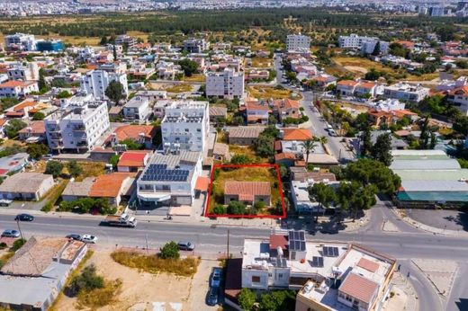 토지 / Ágios Dométios, Nicosia District