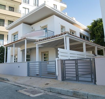 Villa a Parekklisha, Parekklisiá