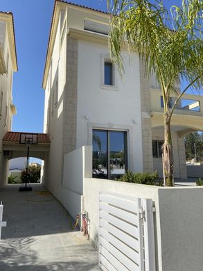 ‏וילה רב-משפחתית ב  Ágios Athanásios, Limassol District