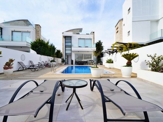 Вилла, Протарас, Paralímni