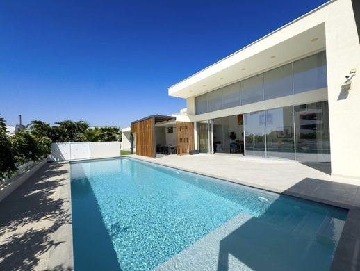 Luxury home in Germasógeia, Limassol District