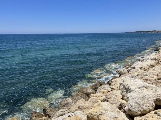 Grond in Ágios Theódoros, Agios Theodoros (Larnakas)