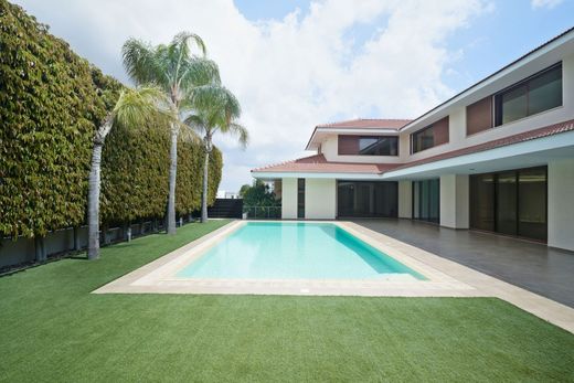 Villa in Káto Lakatámeia, Nicosia District