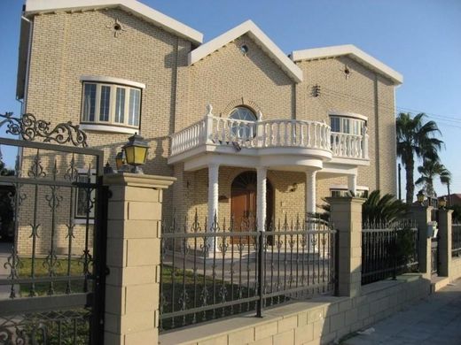 Villa a Aradíppou, Eparchía Lárnakas