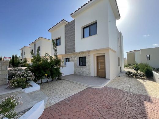 Mehrfamilienhaus in Pégeia, Paphos District