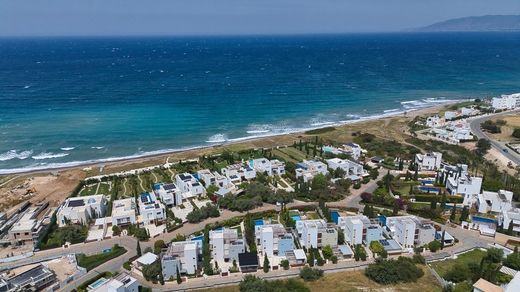 Villa a Lakkí, Pólis