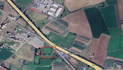 Grond in Dromolaxia-Meneou Municipality, Dromolaxia-Meneou