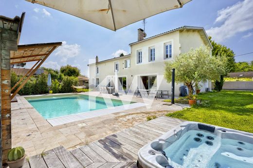 Villa in Bordeaux, Gironde