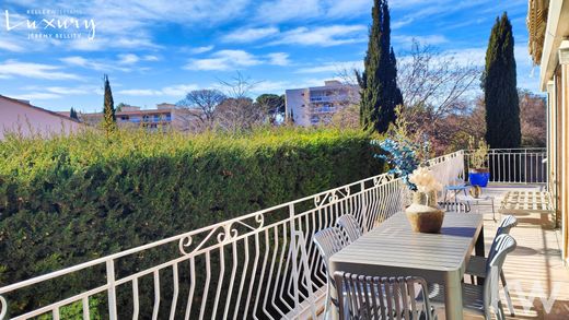 Apartment / Etagenwohnung in Marseille, Bouches-du-Rhône