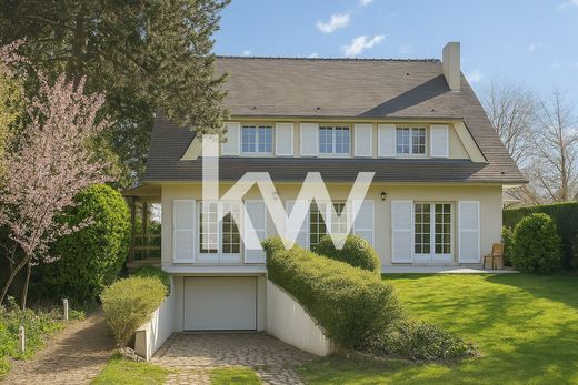 Villa in Vaucresson, Hauts-de-Seine