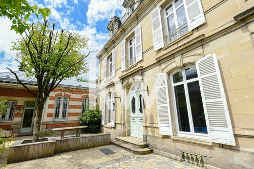 Villa in Limoges, Haute-Vienne