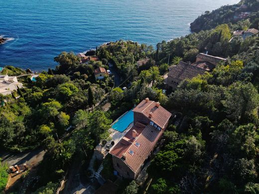 Villa in Théoule-sur-Mer, Alpes-Maritimes