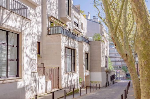 ベルヴィル、ペール・ラシェーズ、メニルモンタン, Parisのアパートメント