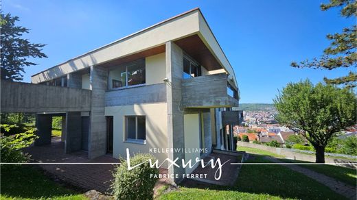 Villa in Clermont-Ferrand, Puy-de-Dôme