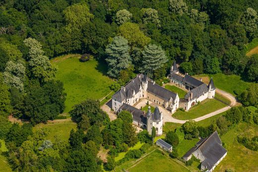 Castle in Villebernier, Maine-et-Loire