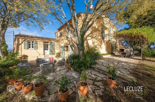 Villa in Luynes, Bouches-du-Rhône