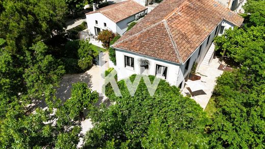 Villa Vézénobres, Gard