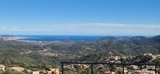 Villa in Les Adrets-de-l'Estérel, Var