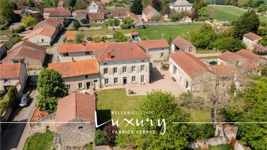 Villa in Charroux, Allier