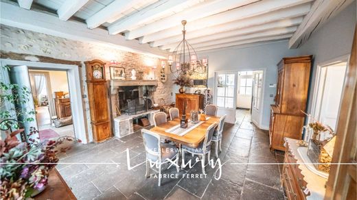 Villa in Charroux, Allier