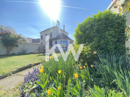 Villa in Pontoise, Val d'Oise
