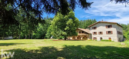 Villa in Usson-en-Forez, Loire