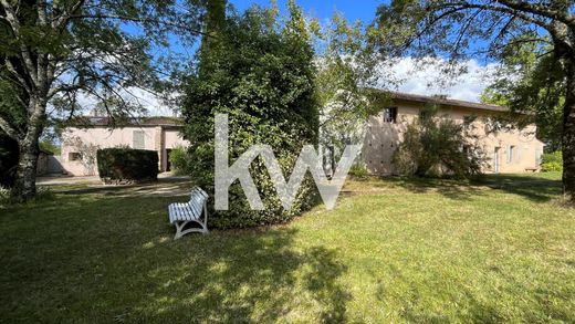 Country House in Puycelsi, Tarn