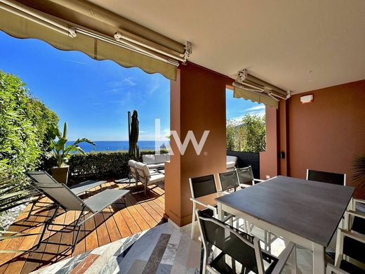 Apartment / Etagenwohnung in Théoule-sur-Mer, Alpes-Maritimes