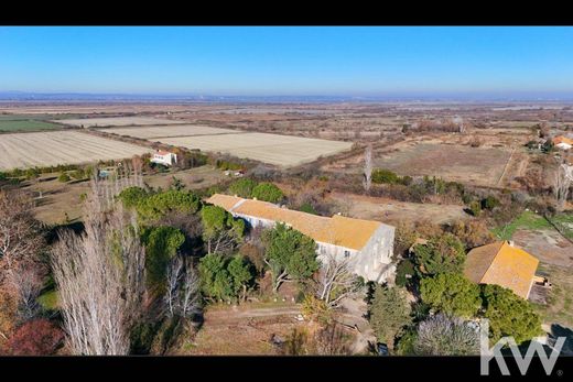 منزل ريفي ﻓﻲ Arles, Bouches-du-Rhône