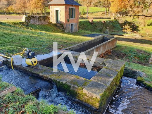 Casale a Rilhac-Lastours, Haute-Vienne