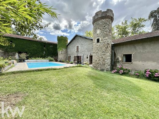 Castillo en Saint-Andéol-le-Château, Ródano