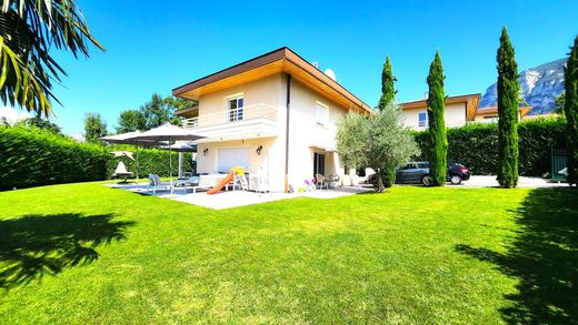 Villa in Collonges-sous-Salève, Haute-Savoie