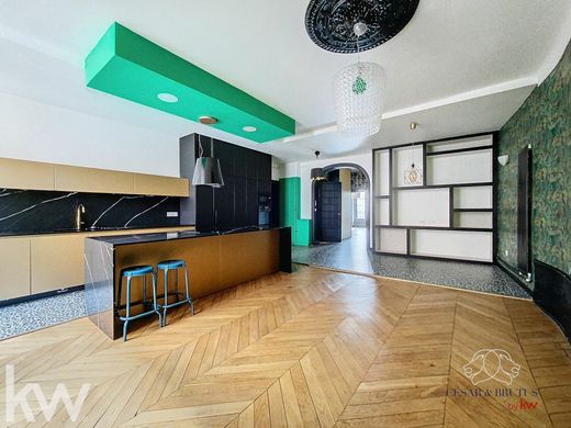 Apartment / Etagenwohnung in Lyon 01, Rhône